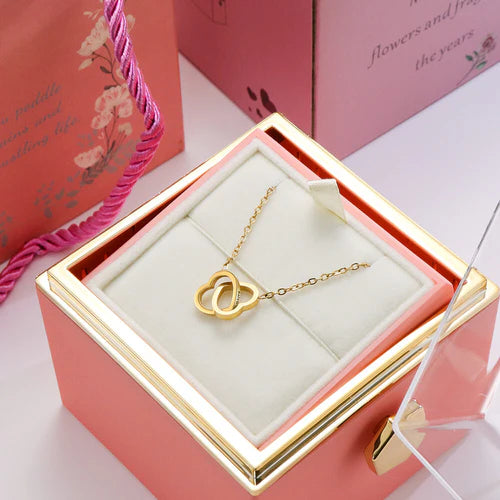 Colar Lovers Personalizável Dois Corações + Caixa Rosa Eterna de Brinde